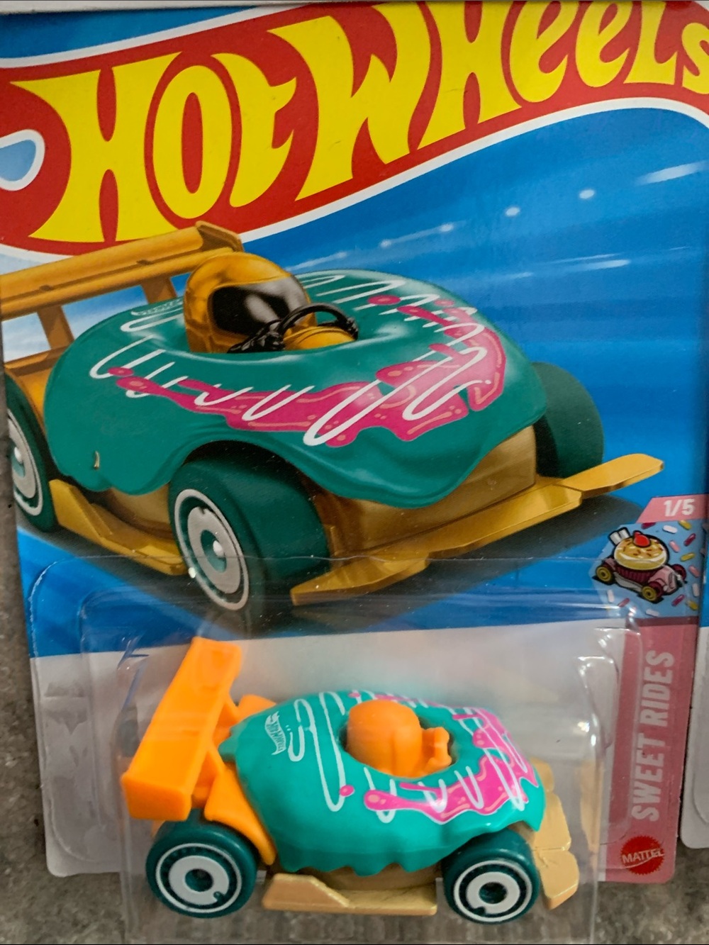 π - HOT WHEELS TOY CAR BUNDLE 5 CARS π - Picture 3 of 7